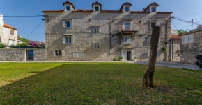 Cozy accommodation Trogir